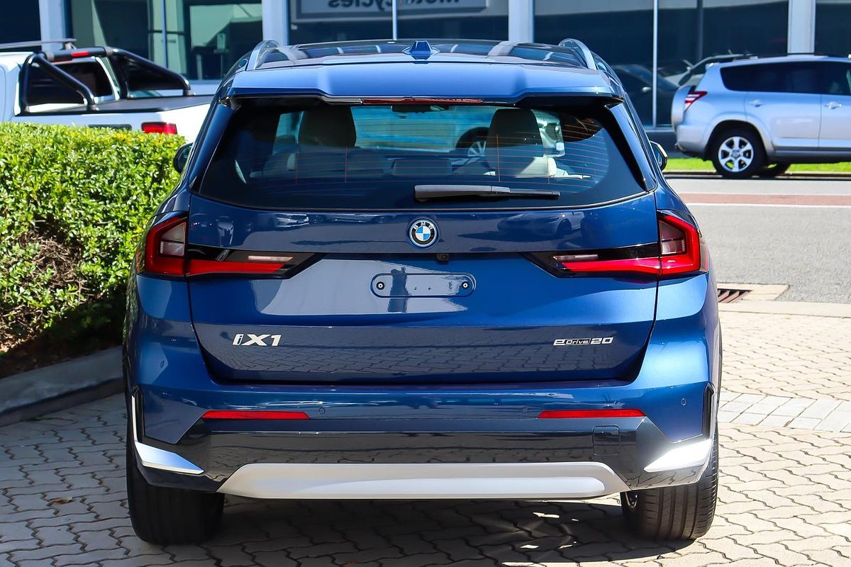 2024 BMW iX1 eDrive20 xLine U11