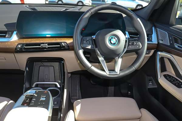 2024 BMW iX1 eDrive20 xLine U11