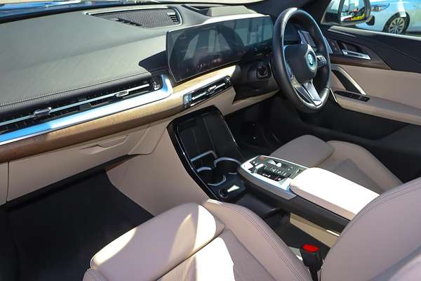 2024 BMW iX1 eDrive20 xLine U11