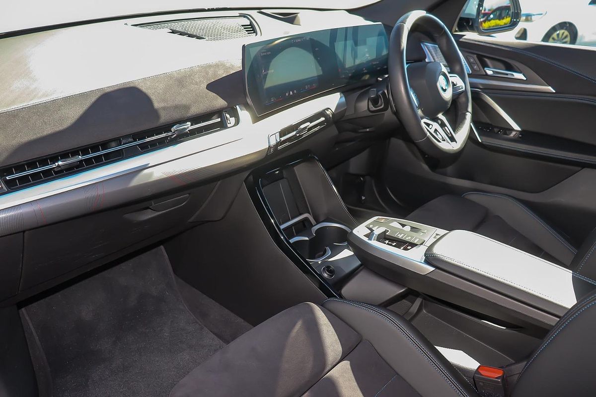 2024 BMW iX2 eDrive20 M Sport U10