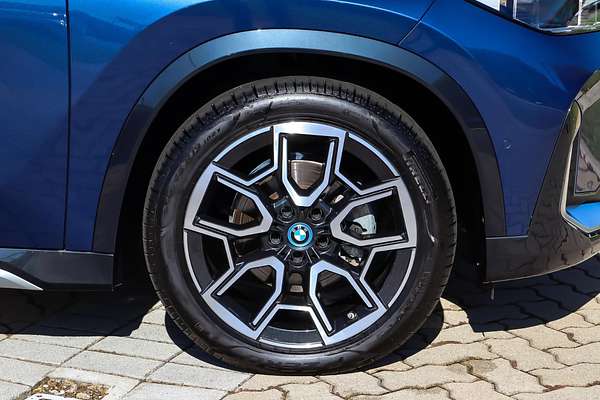 2024 BMW iX1 eDrive20 xLine U11