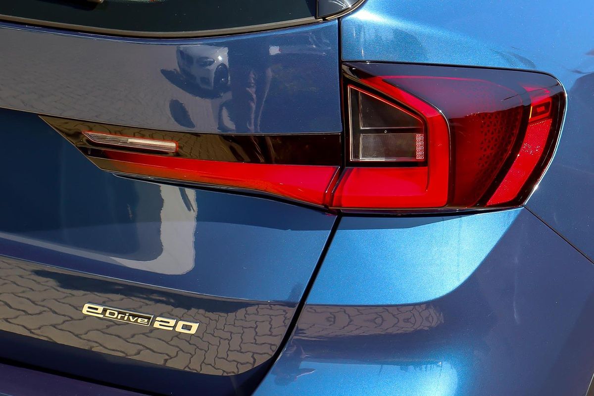 2024 BMW iX1 eDrive20 xLine U11