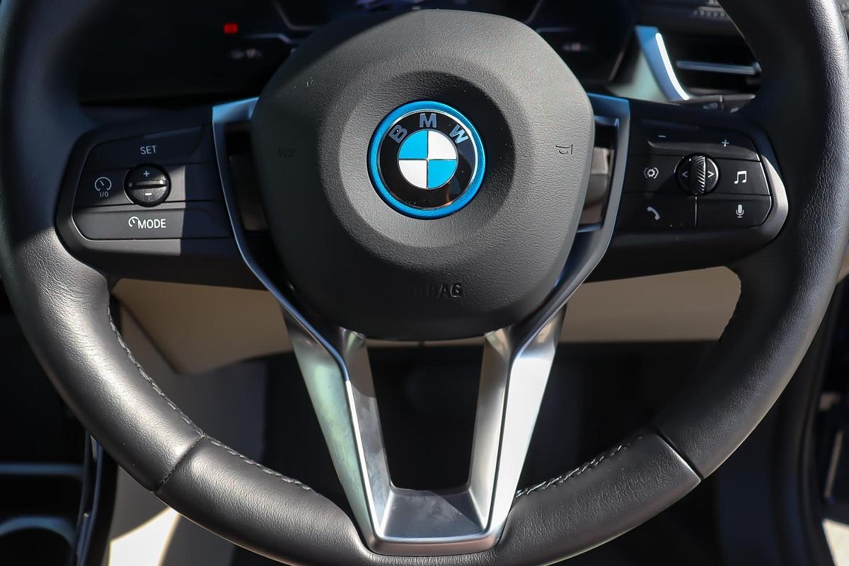 2024 BMW iX1 eDrive20 xLine U11