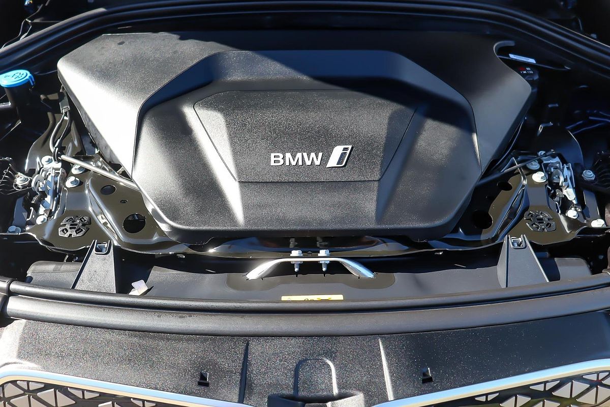 2024 BMW iX1 eDrive20 xLine U11