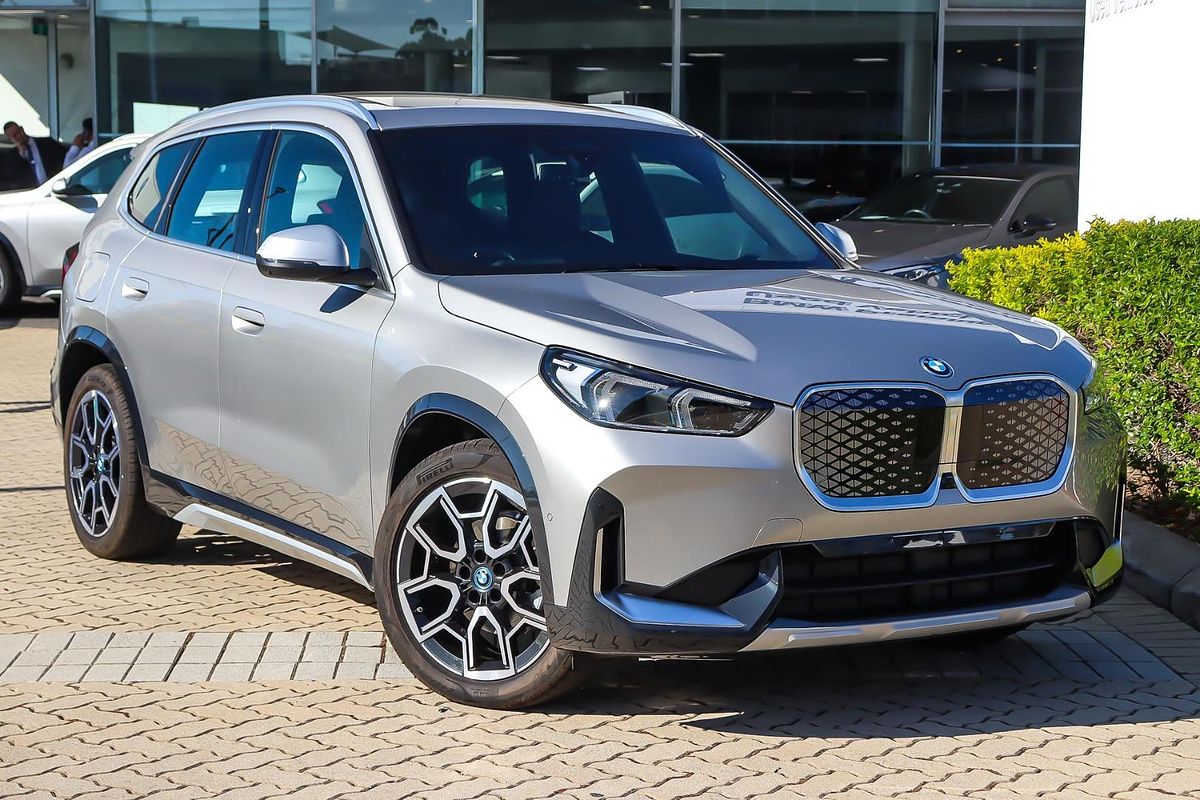 2024 BMW iX1 eDrive20 xLine U11