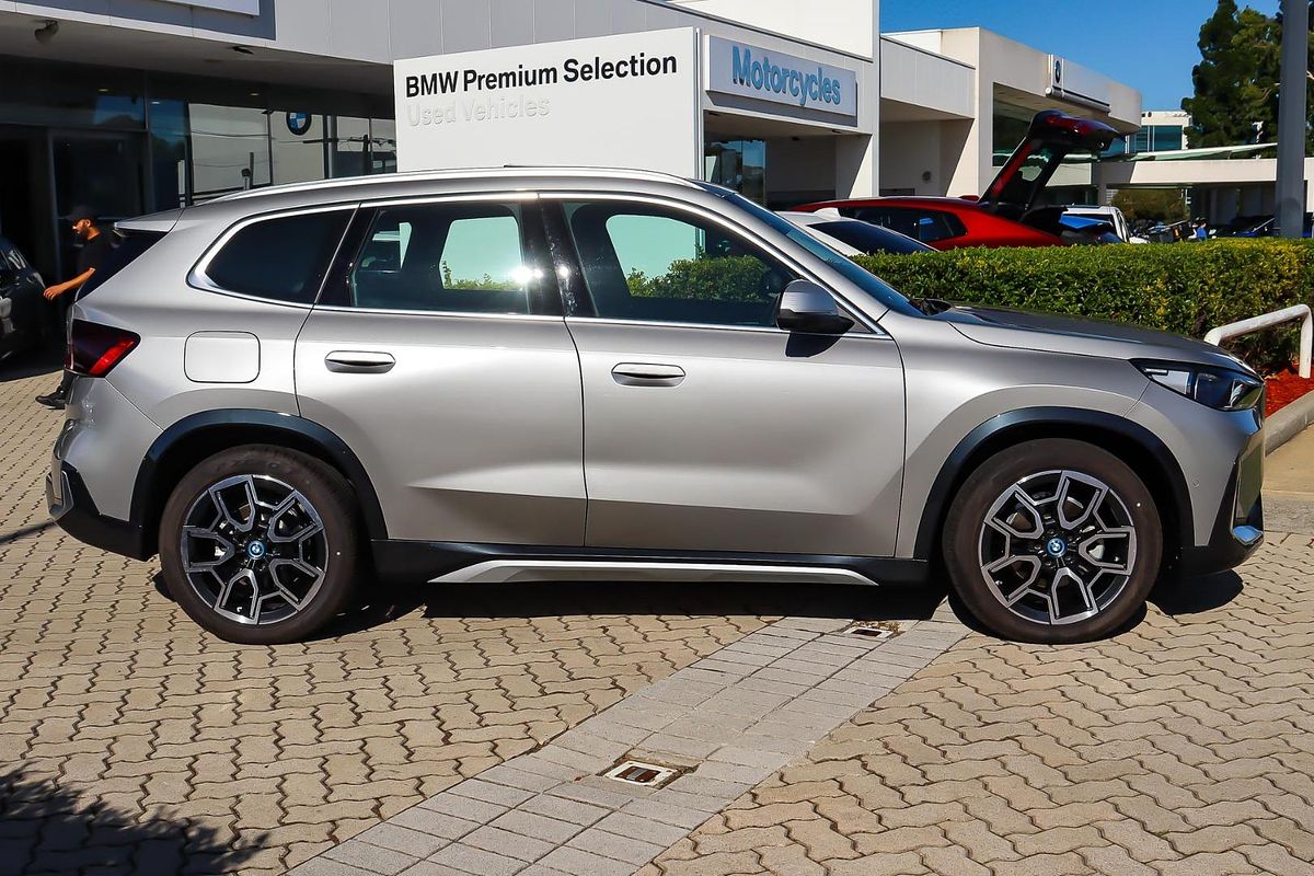 2024 BMW iX1 eDrive20 xLine U11