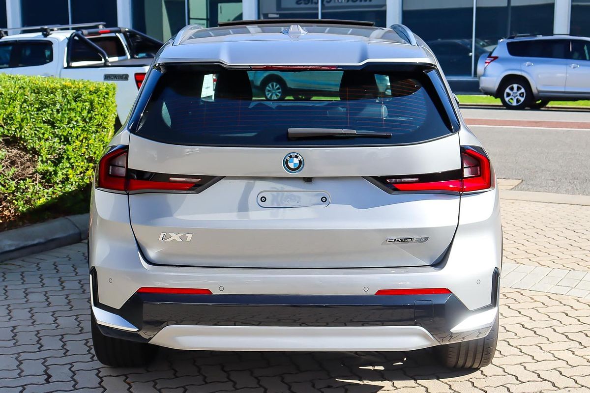 2024 BMW iX1 eDrive20 xLine U11