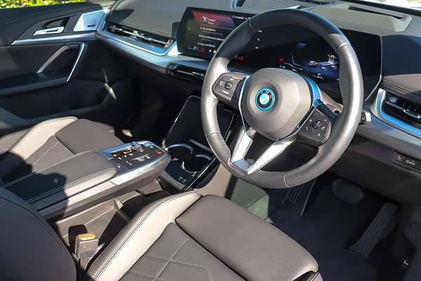 2024 BMW iX1 eDrive20 xLine U11