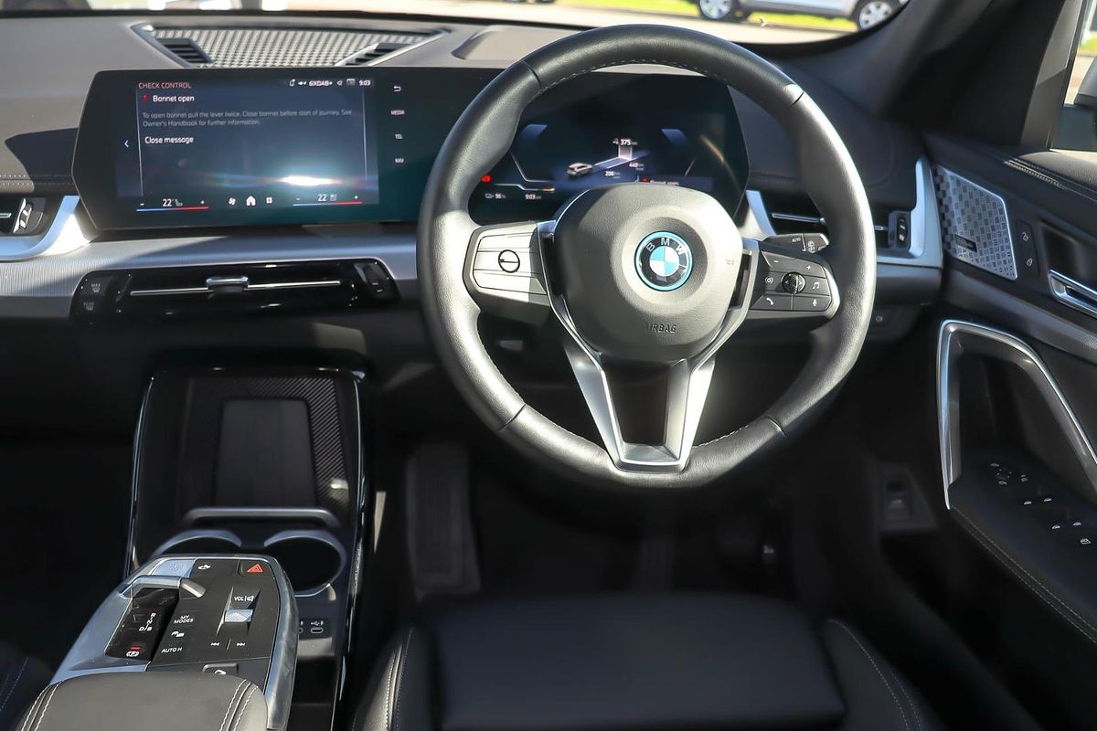 2024 BMW iX1 eDrive20 xLine U11