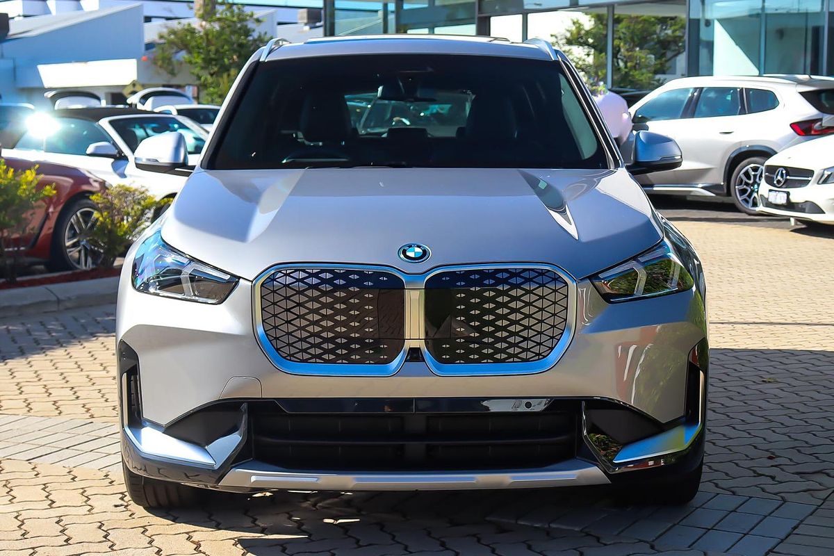 2024 BMW iX1 eDrive20 xLine U11