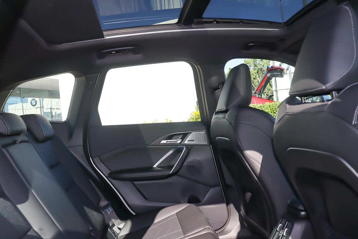 2024 BMW iX1 eDrive20 xLine U11