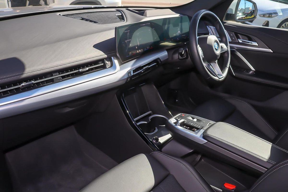 2024 BMW iX1 eDrive20 xLine U11