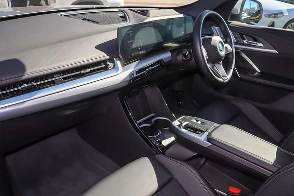 2024 BMW iX1 eDrive20 xLine U11