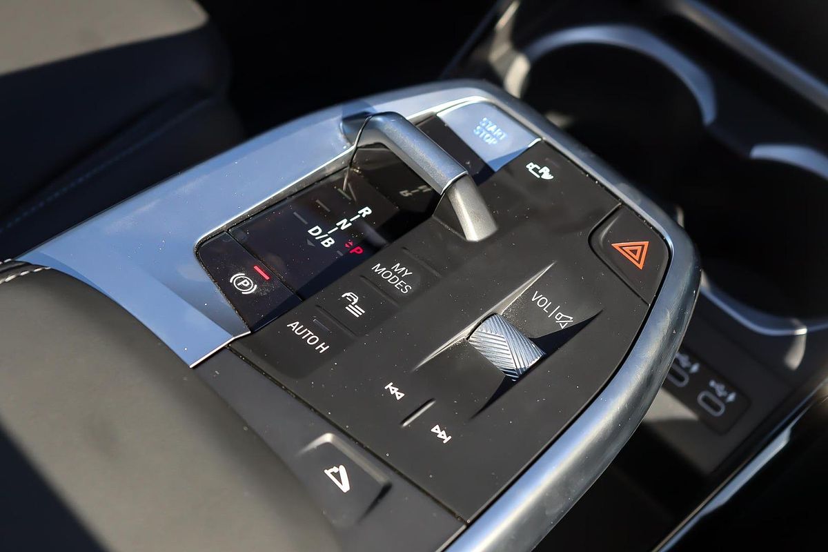 2024 BMW iX1 eDrive20 xLine U11