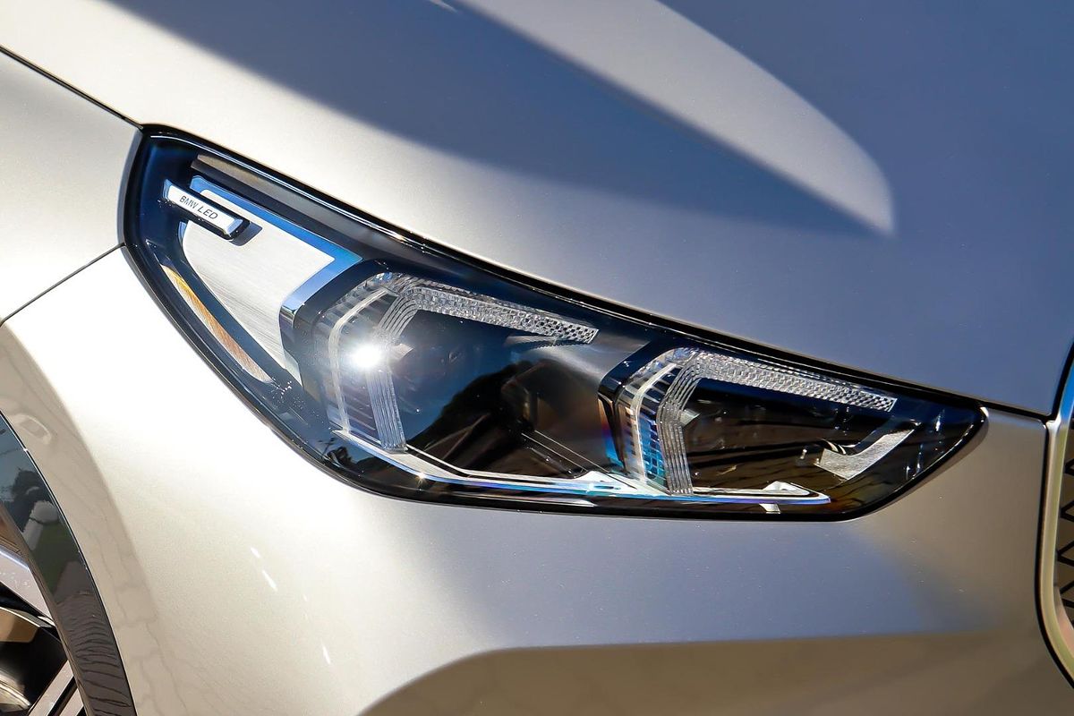 2024 BMW iX1 eDrive20 xLine U11
