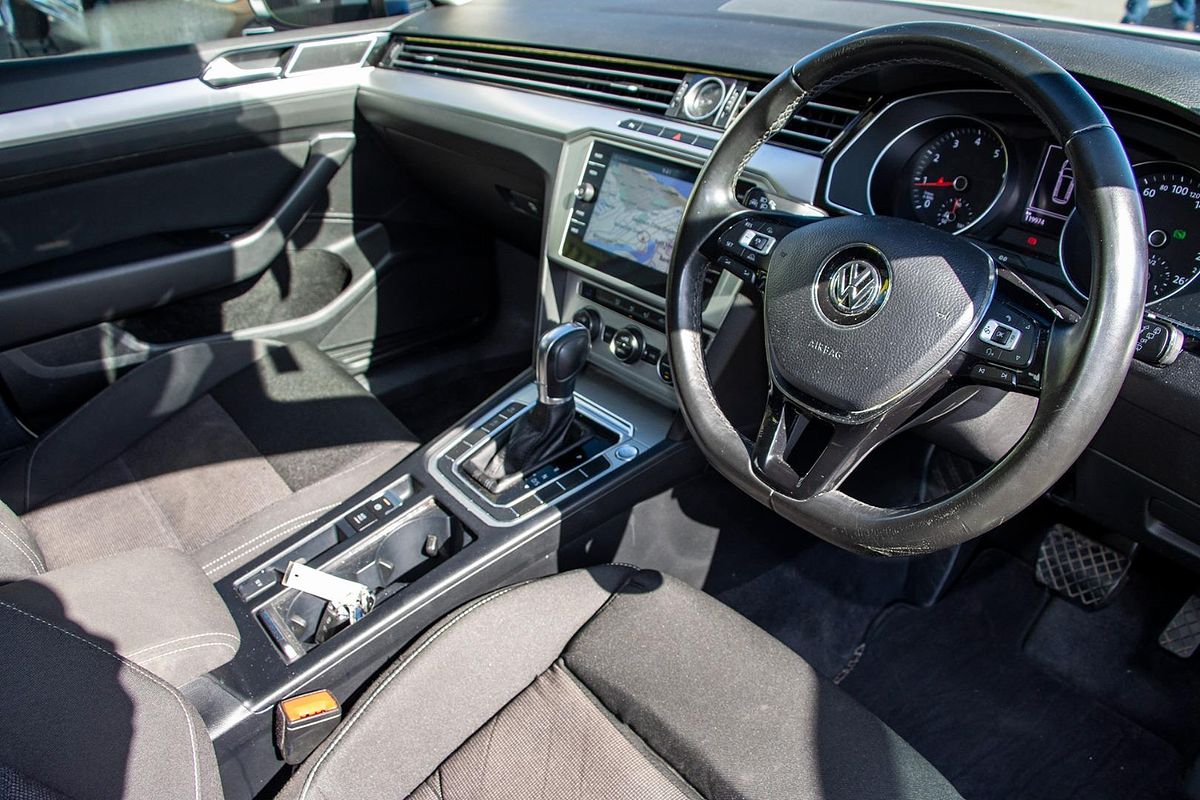 2018 Volkswagen Passat 206TSI R-Line B8