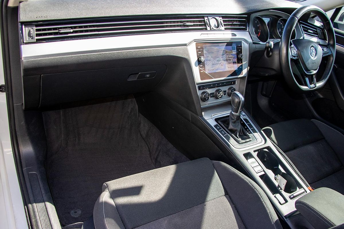 2018 Volkswagen Passat 206TSI R-Line B8