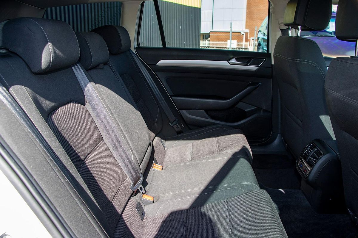 2018 Volkswagen Passat 206TSI R-Line B8