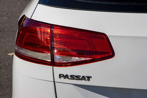 2018 Volkswagen Passat 206TSI R-Line B8