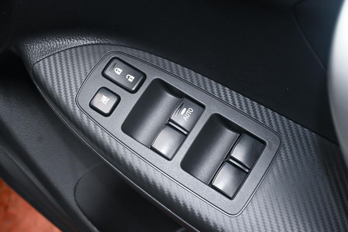 2024 Mitsubishi Eclipse Cross ES YB