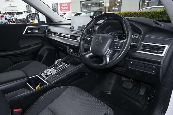 2022 Mitsubishi Outlander LS ZM
