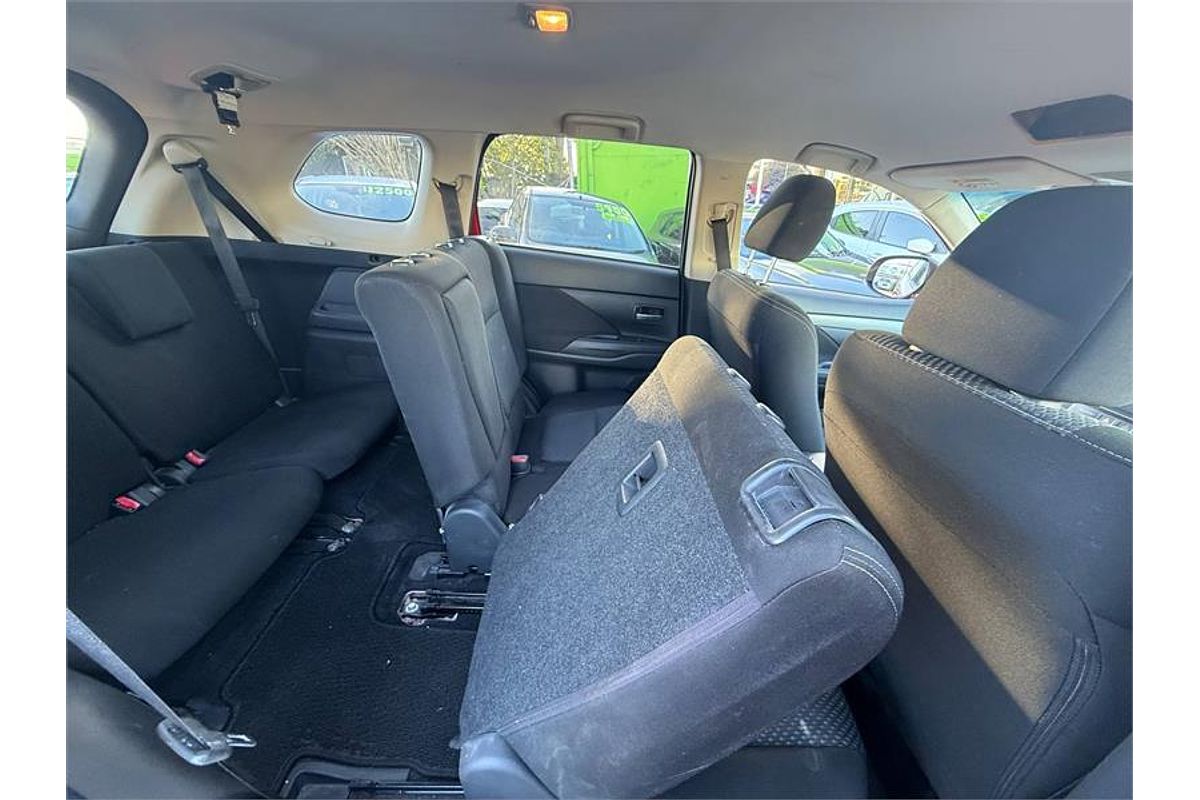 2017 Mitsubishi OUTLANDER LS SAFETY PACK (4x2) ZK MY17