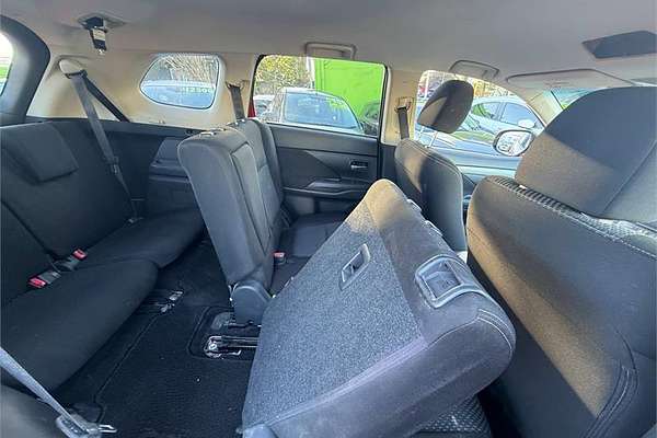 2017 Mitsubishi OUTLANDER LS SAFETY PACK (4x2) ZK MY17