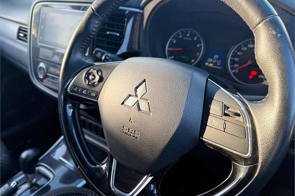 2017 Mitsubishi OUTLANDER LS SAFETY PACK (4x2) ZK MY17