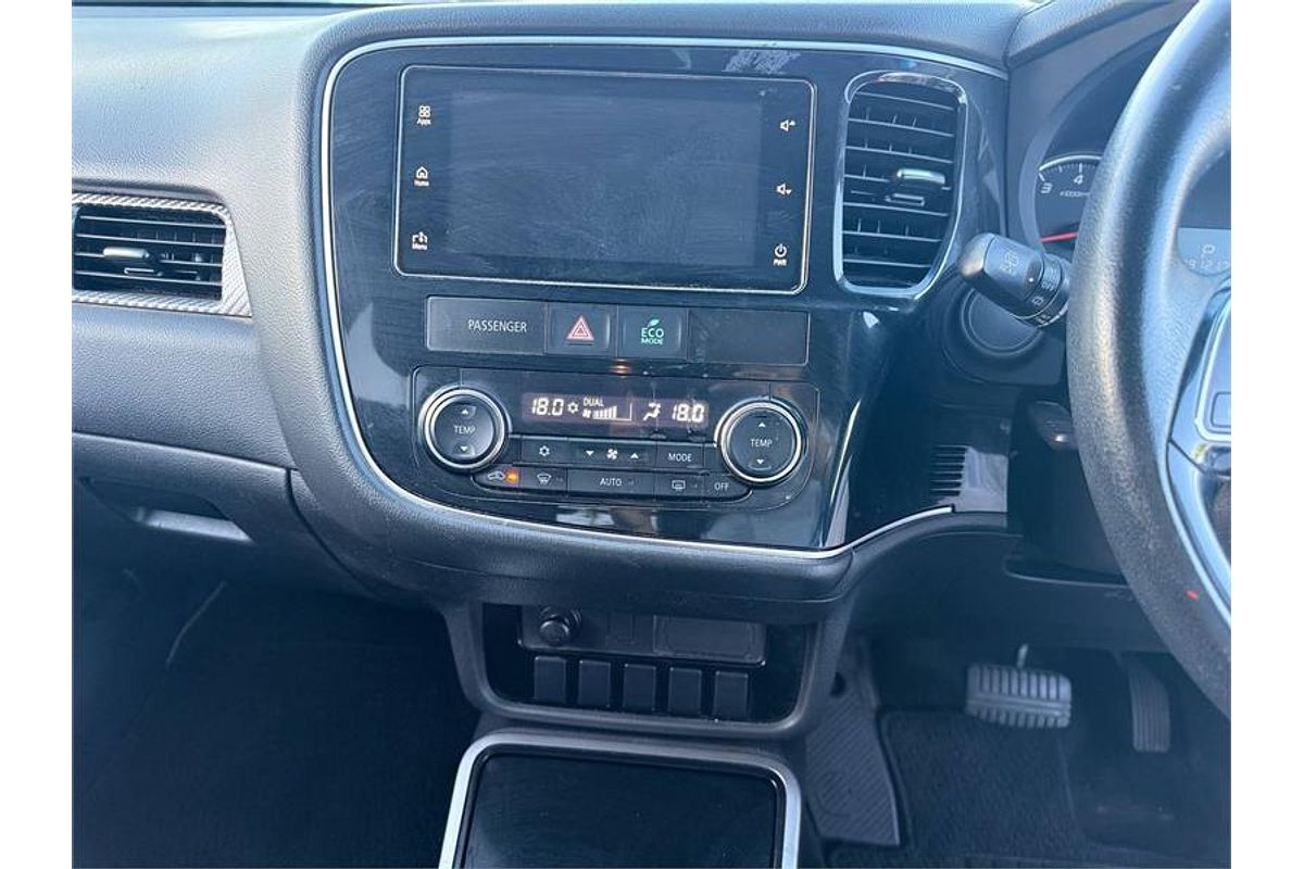 2017 Mitsubishi OUTLANDER LS SAFETY PACK (4x2) ZK MY17