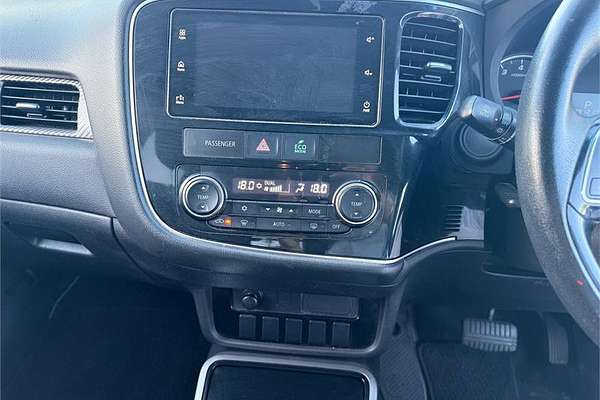 2017 Mitsubishi OUTLANDER LS SAFETY PACK (4x2) ZK MY17