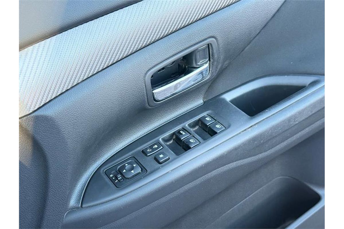 2017 Mitsubishi OUTLANDER LS SAFETY PACK (4x2) ZK MY17