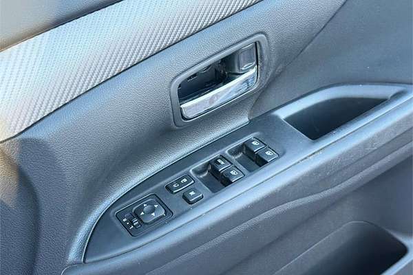 2017 Mitsubishi OUTLANDER LS SAFETY PACK (4x2) ZK MY17