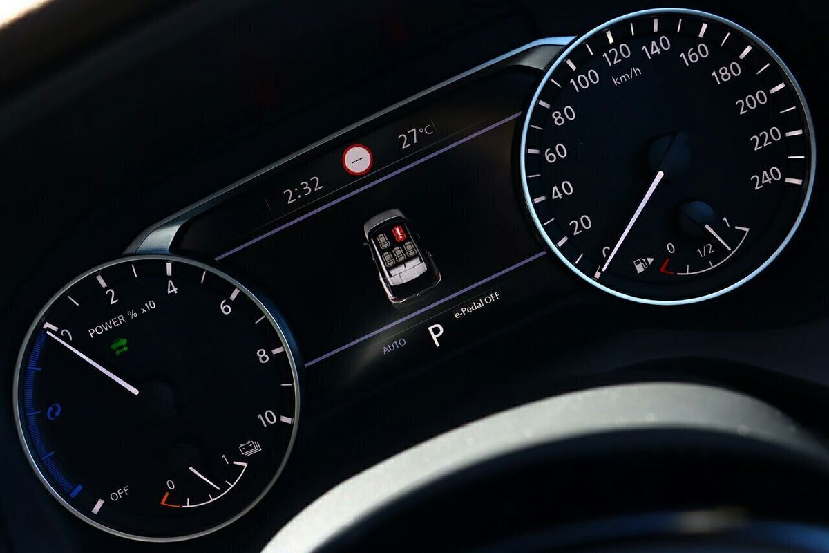 2025 Nissan X-TRAIL ST-L e-POWER T33