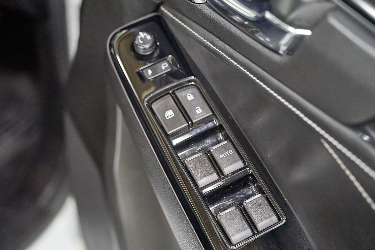 2023 Isuzu MU-X LS-T