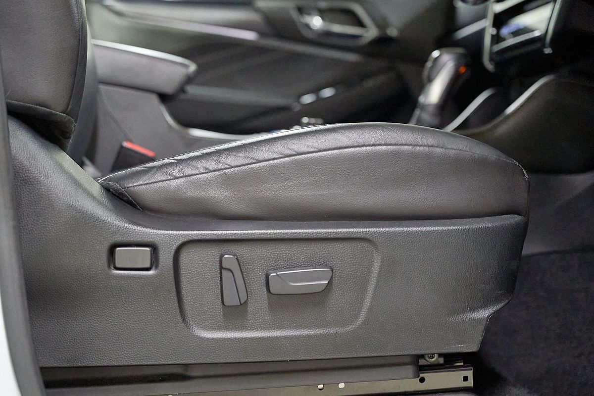 2023 Isuzu MU-X LS-T