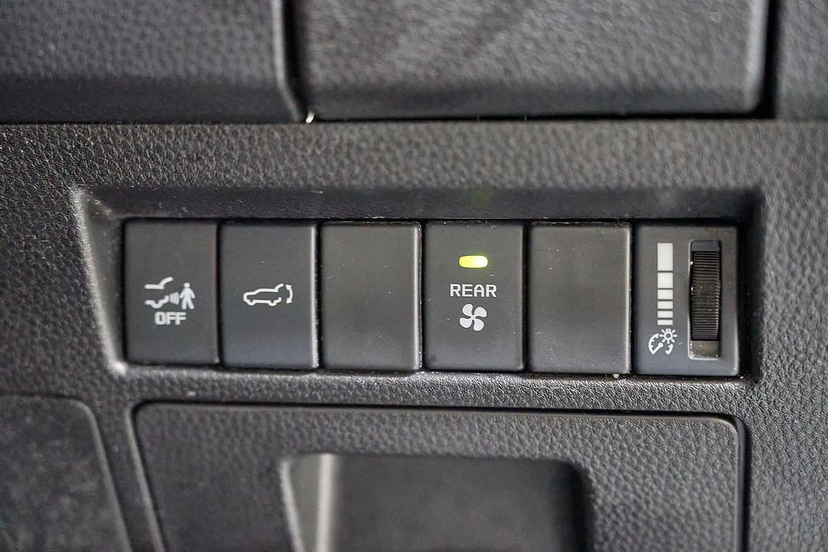 2023 Isuzu MU-X LS-T