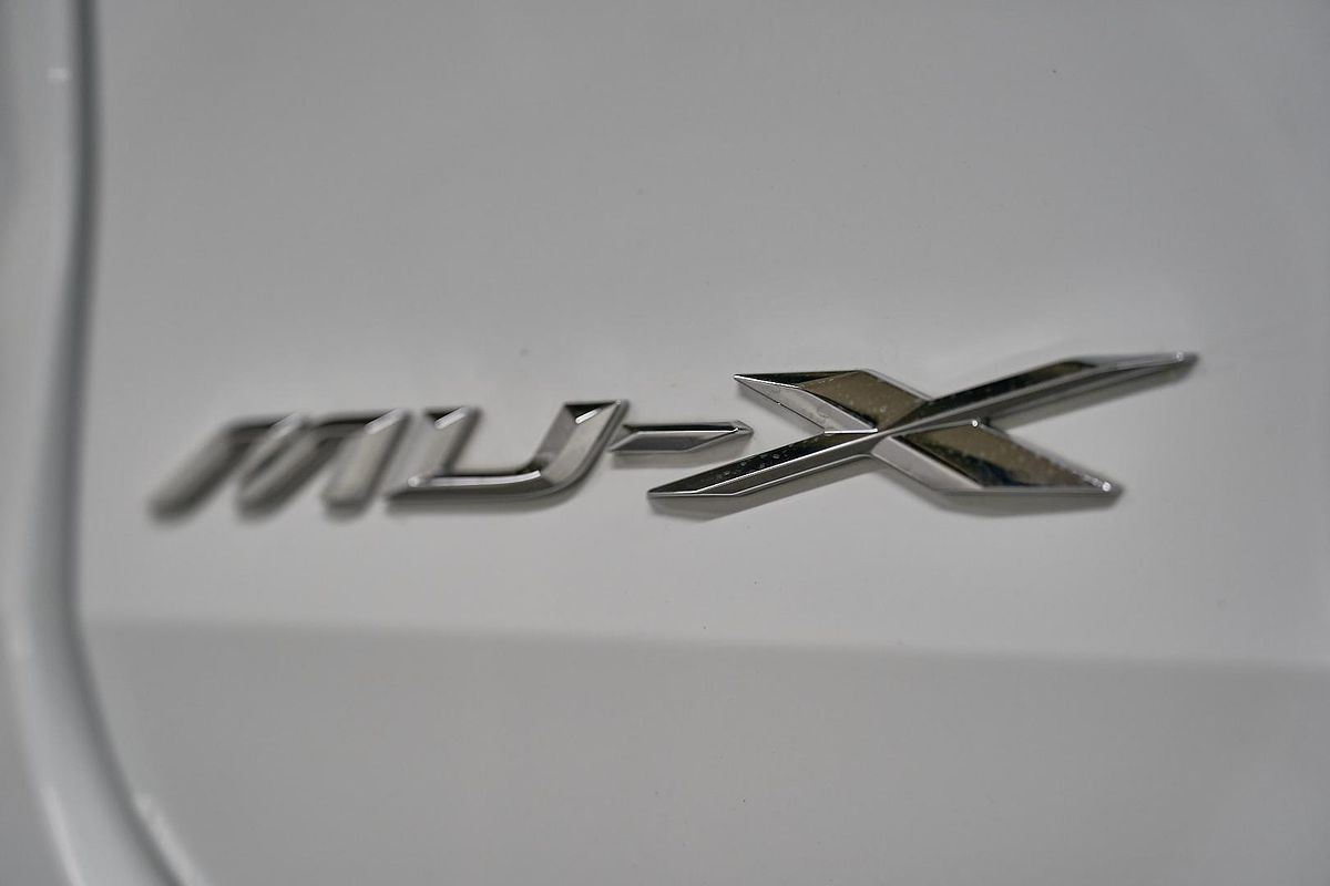 2023 Isuzu MU-X LS-T