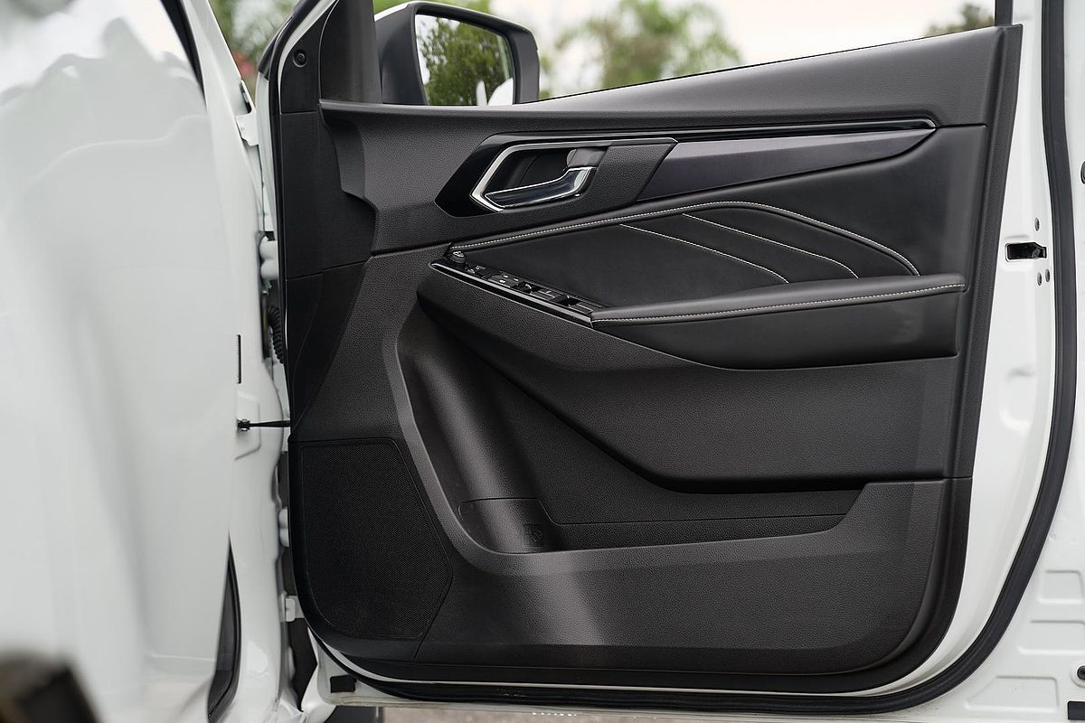 2023 Isuzu MU-X LS-T