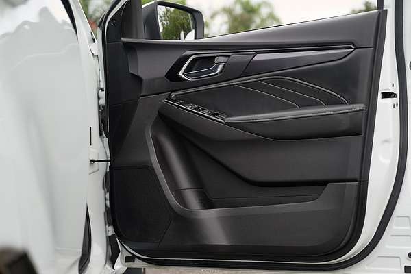 2023 Isuzu MU-X LS-T
