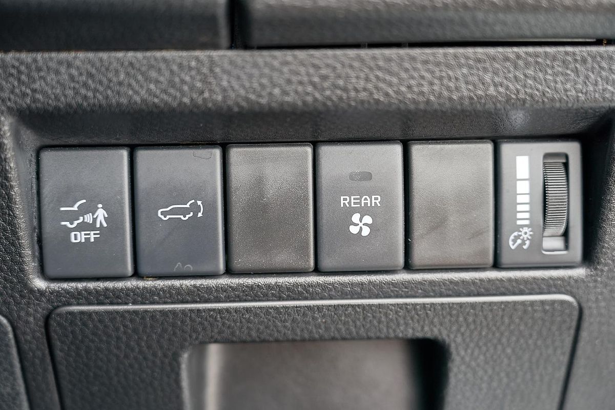2023 Isuzu MU-X LS-T