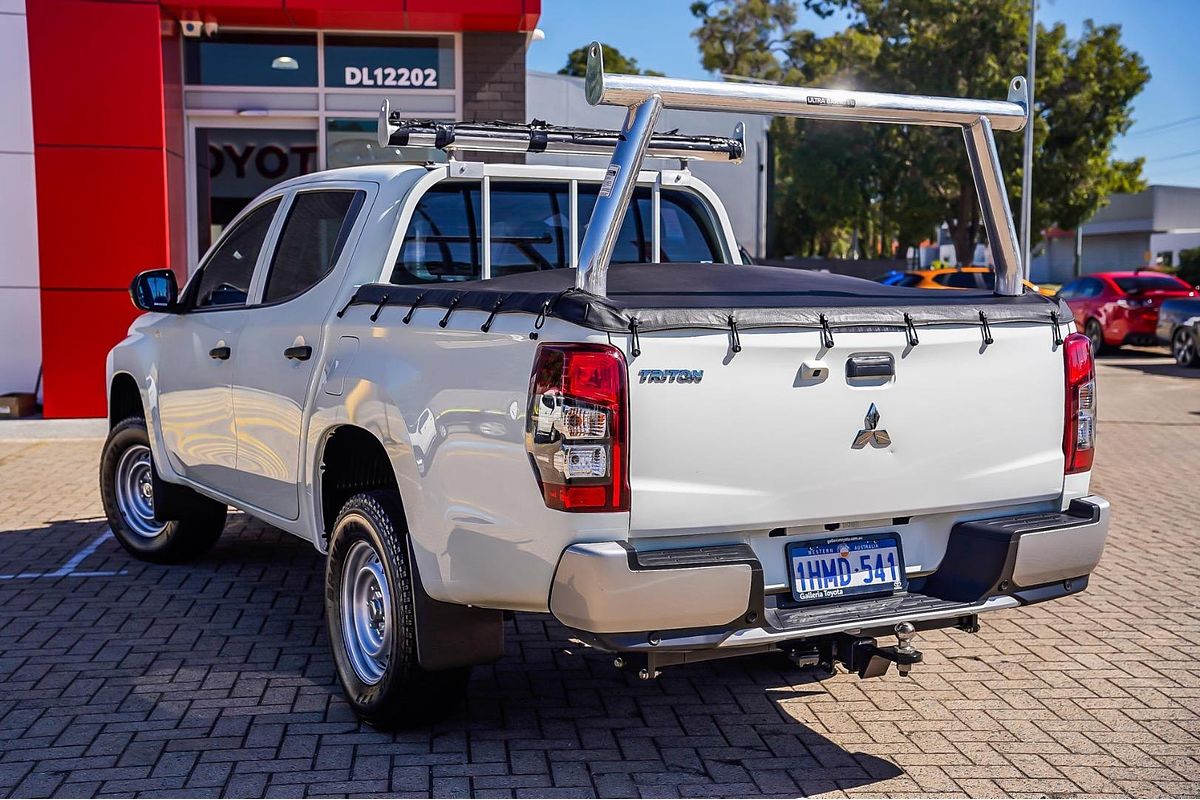 2021 Mitsubishi Triton GLX MR 4X4