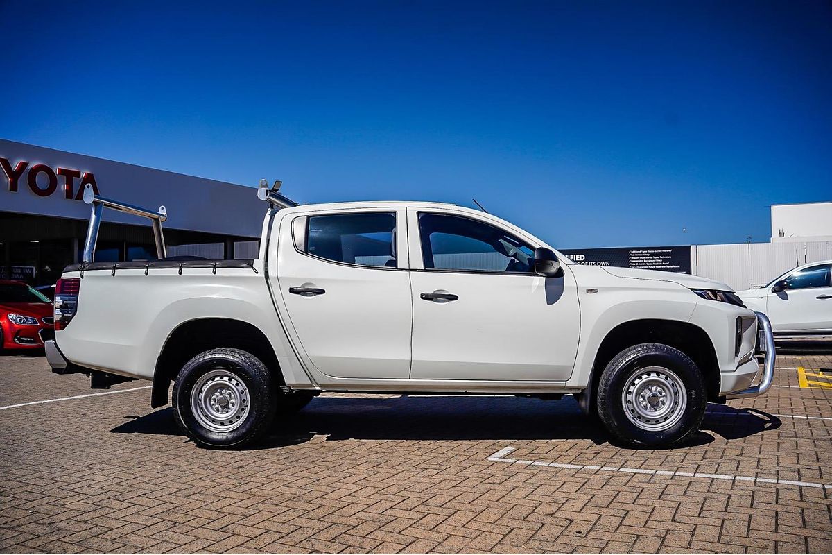 2021 Mitsubishi Triton GLX MR 4X4