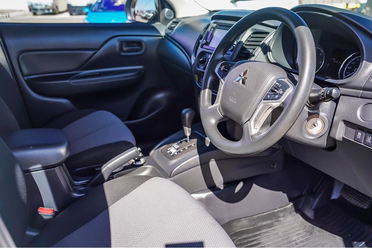 2021 Mitsubishi Triton GLX MR 4X4
