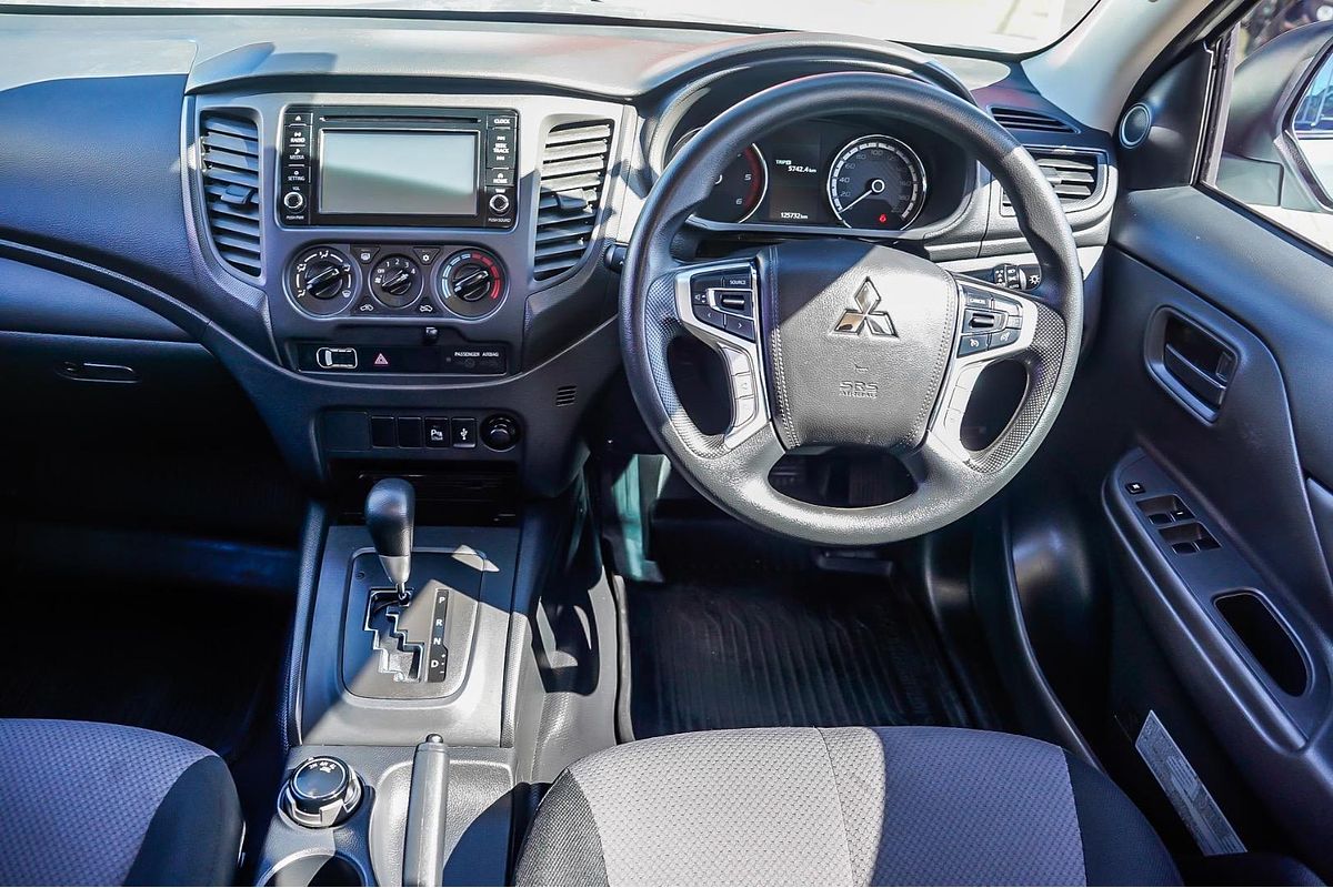 2021 Mitsubishi Triton GLX MR 4X4
