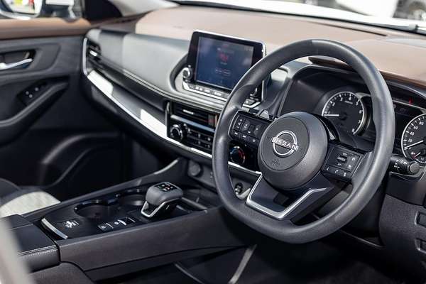 2024 Nissan X-TRAIL ST T33