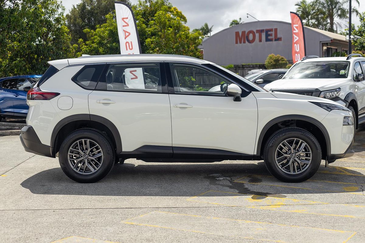 2024 Nissan X-TRAIL ST T33