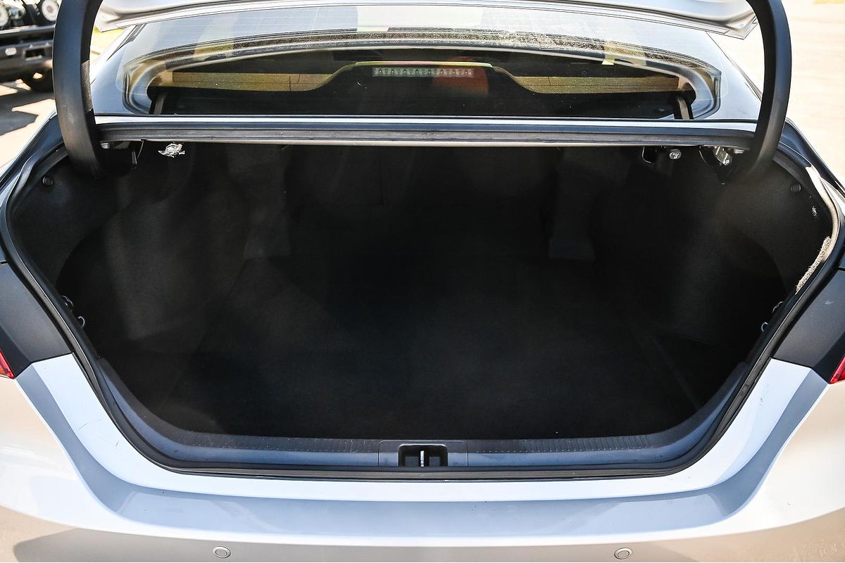 2019 Toyota Camry Ascent AXVH71R
