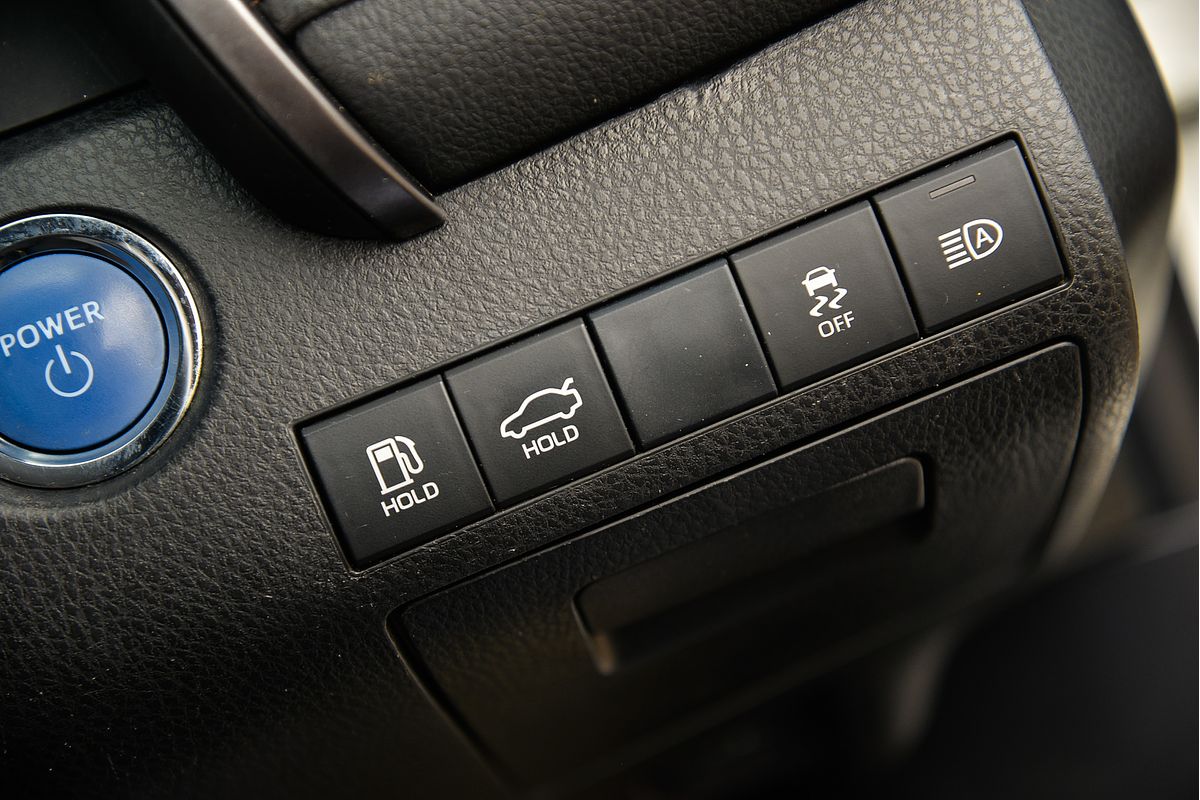 2018 Toyota Camry Ascent Sport AXVH71R