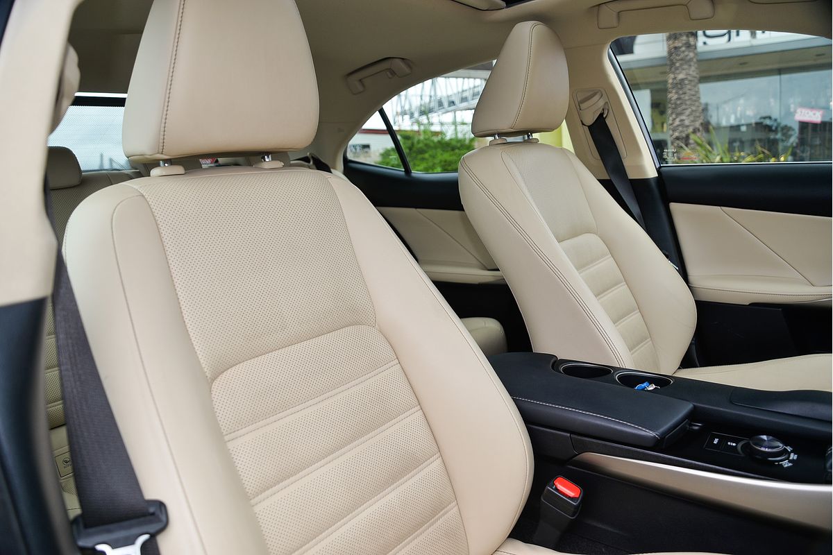 2013 Lexus IS IS250 Sports Luxury GSE30R
