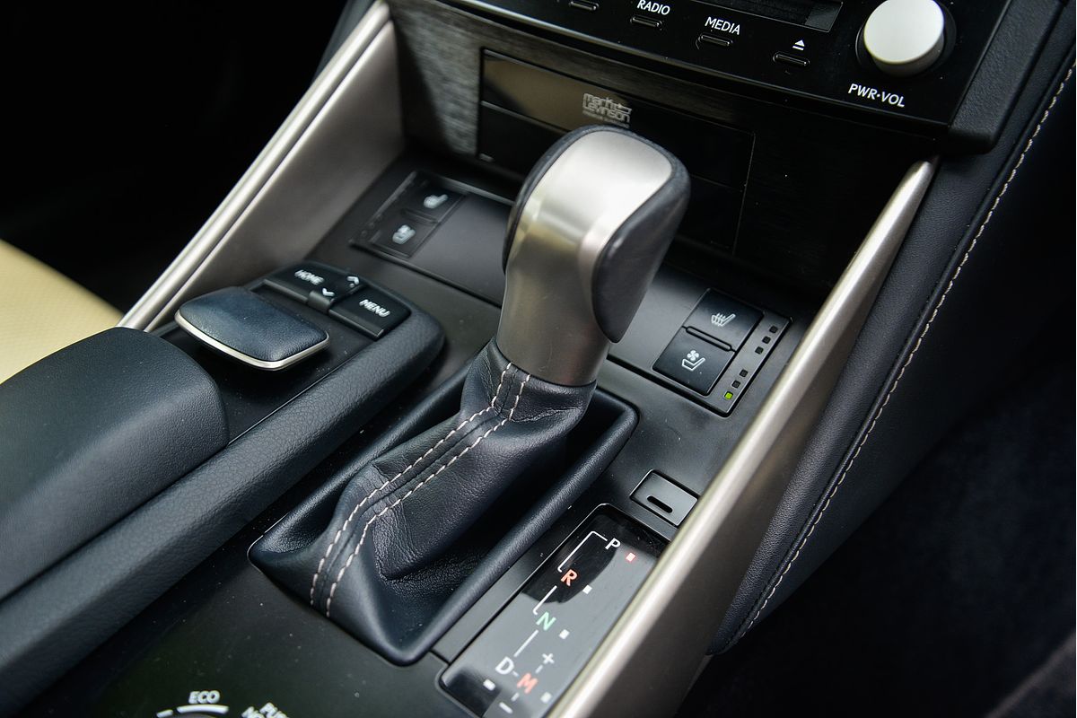 2013 Lexus IS IS250 Sports Luxury GSE30R